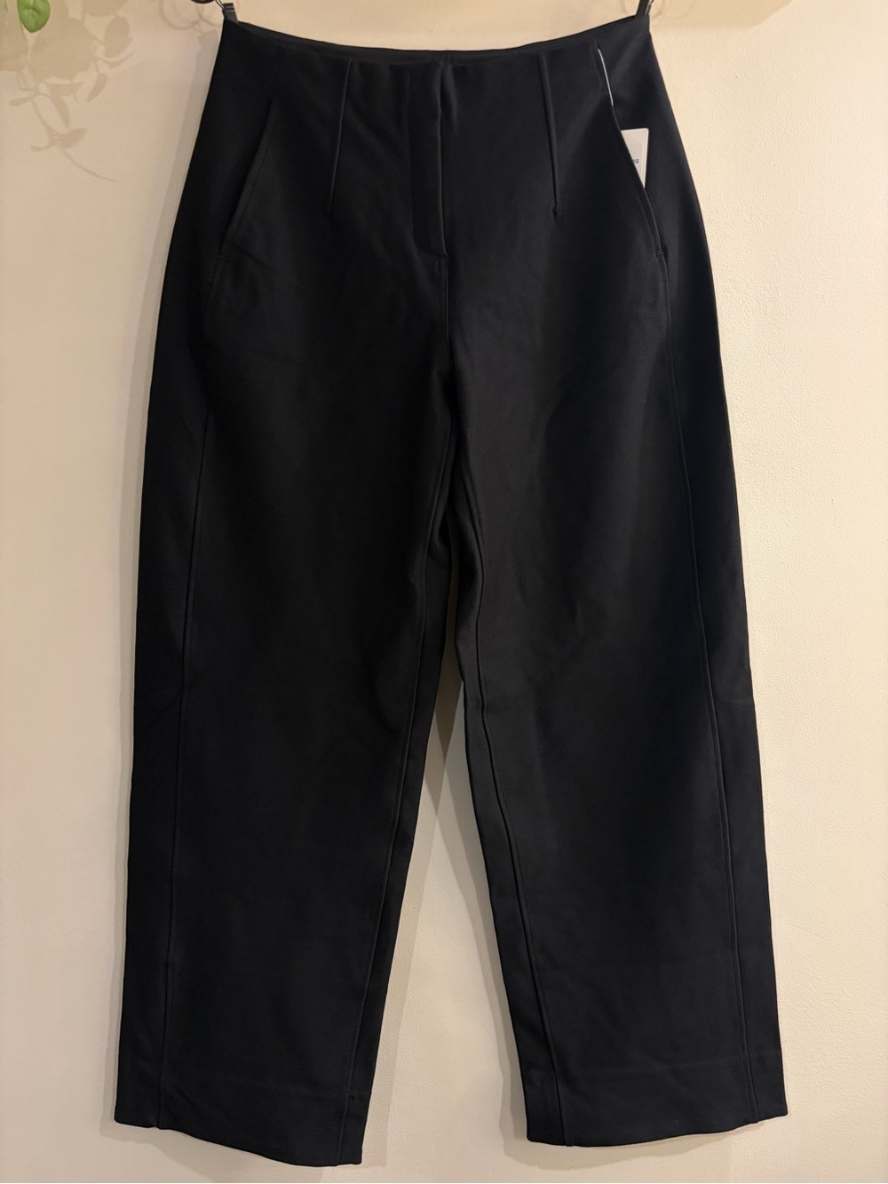 Lululemon Utilitech Relaxed Mid-Rise
Trouser 7/8 Length